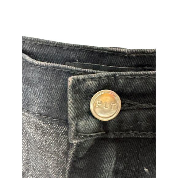 PrettyLittlethings Black Distressed Denim Jean Shorts Size 4 - Picture 3 of 6